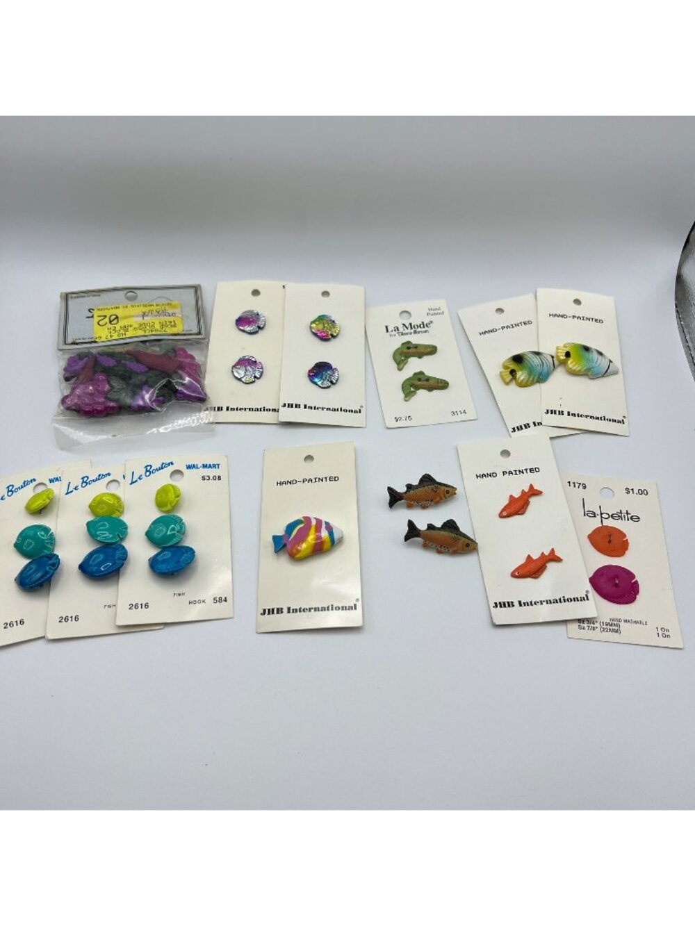 Vintage Novelty Button Lot With Hand-Painted JHB Fish Le Bouton La Mode And La P
